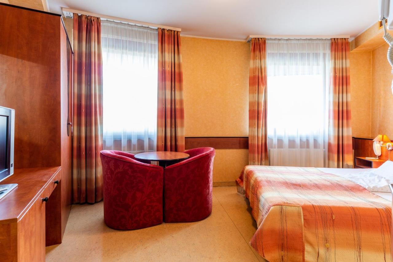 Corner Motel Zalaegerszeg Exterior photo