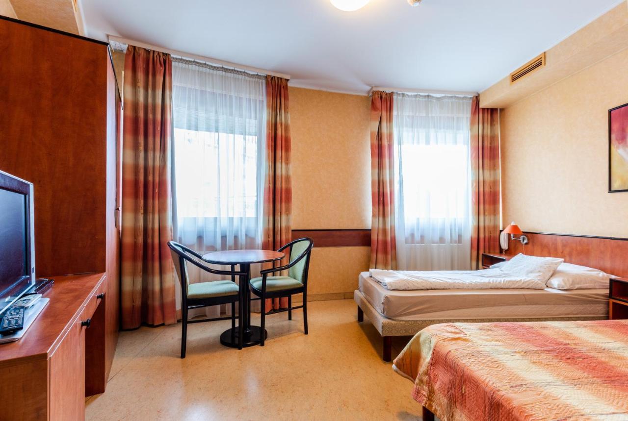 Corner Motel Zalaegerszeg Exterior photo