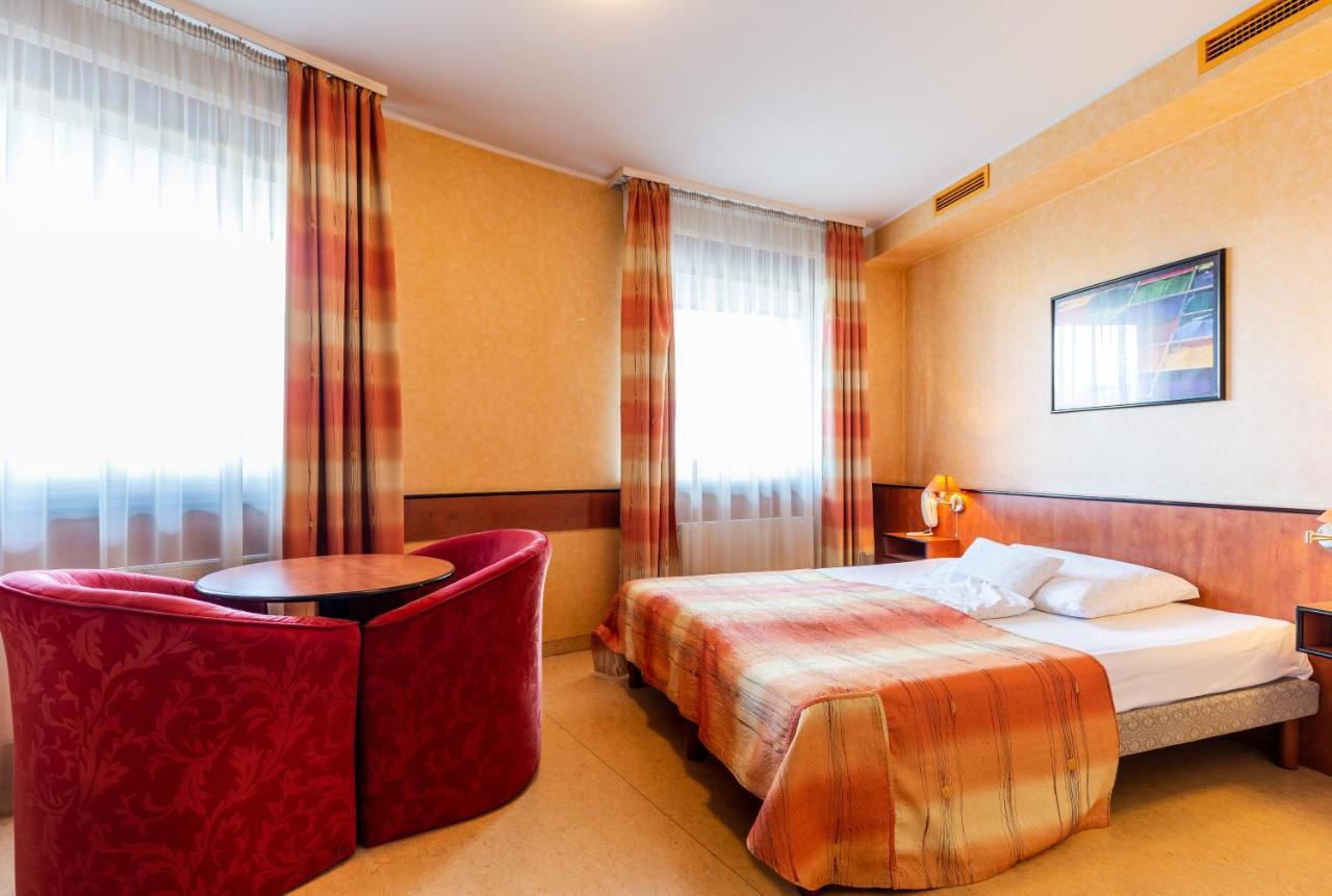 Corner Motel Zalaegerszeg Exterior photo