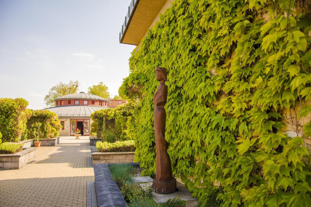 Corner Motel Zalaegerszeg Exterior photo